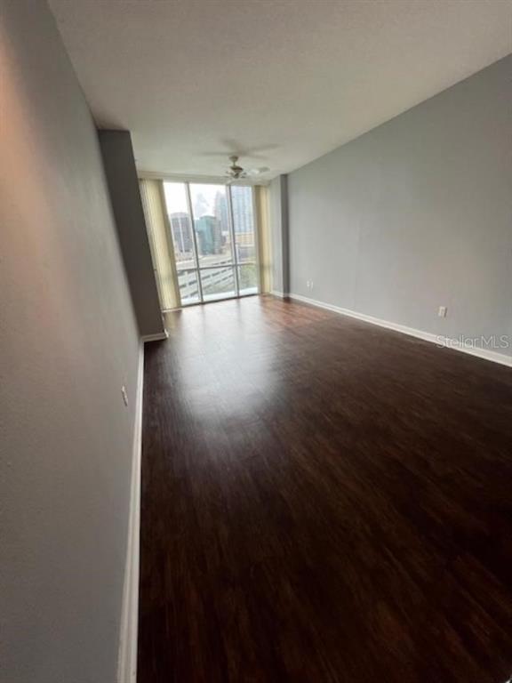 Foto del edificio - 322 E Central Blvd
