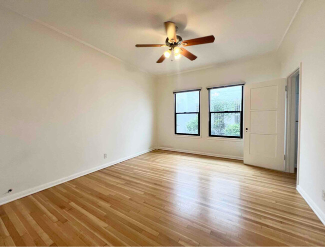 Foto del edificio - 132 N Harper Ave