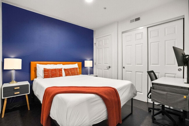 Building Photo - 209 9th St