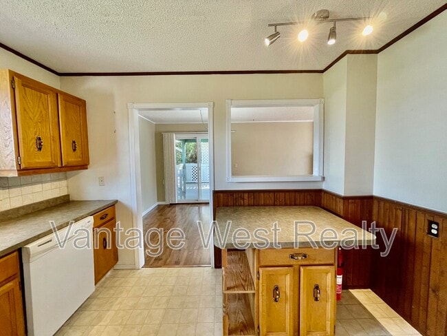 Building Photo - 170 Jupiter Ct