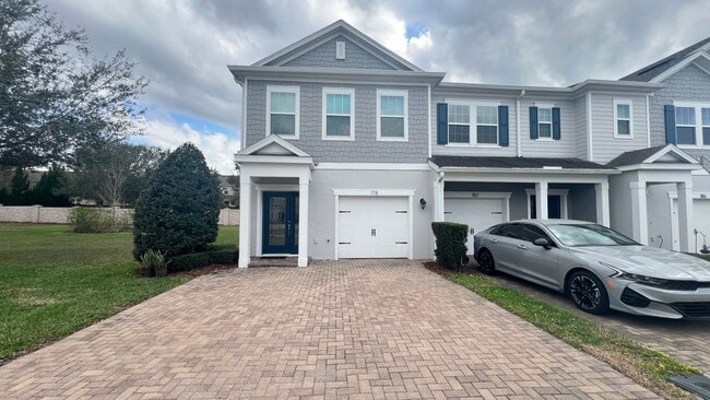 Building Photo - Beautiful 3 Bedroom and 2 1/2 Bath Townhom...