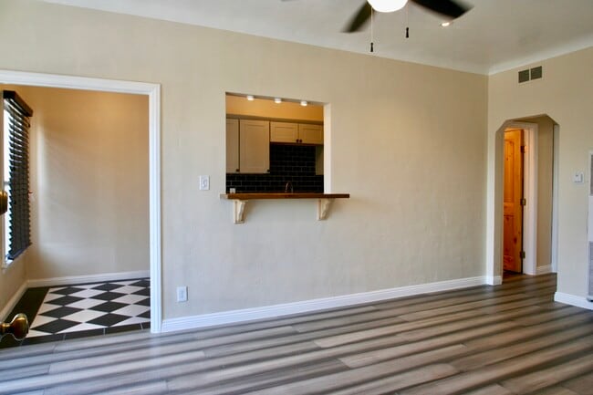 Building Photo - 974 S Catalina St