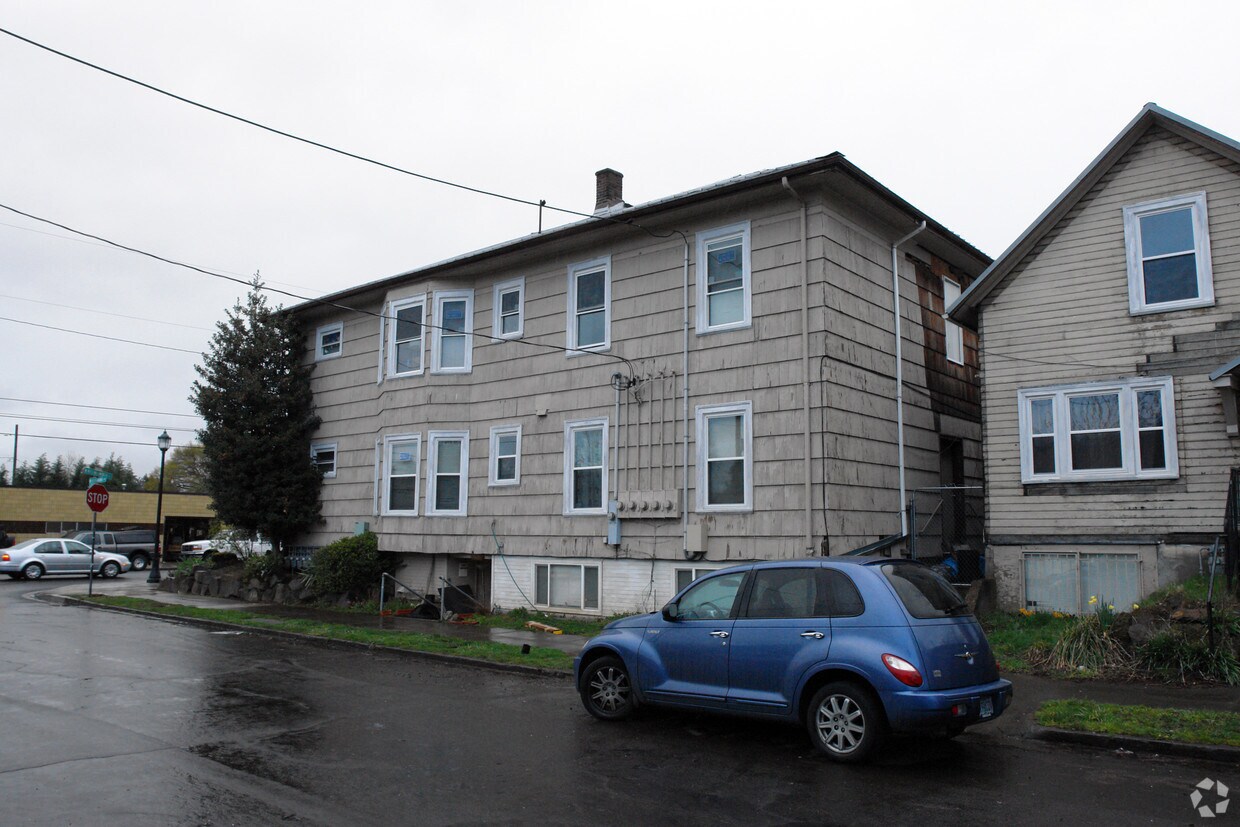 Building Photo - 5430 N Montana Ave