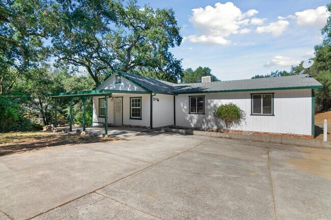 Foto del edificio - 5561 Thompson Hill Rd