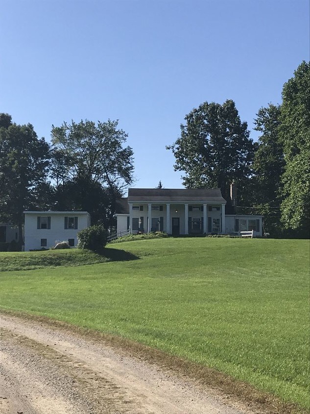 Primary Photo - Charming Country Home