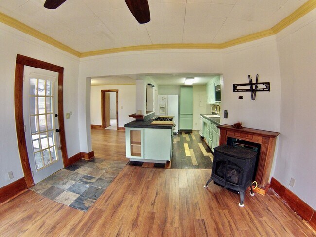 Building Photo - 1630 S Brooks Ave