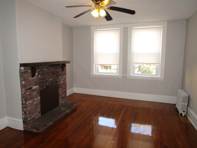 Building Photo - 146 Chiswick Rd