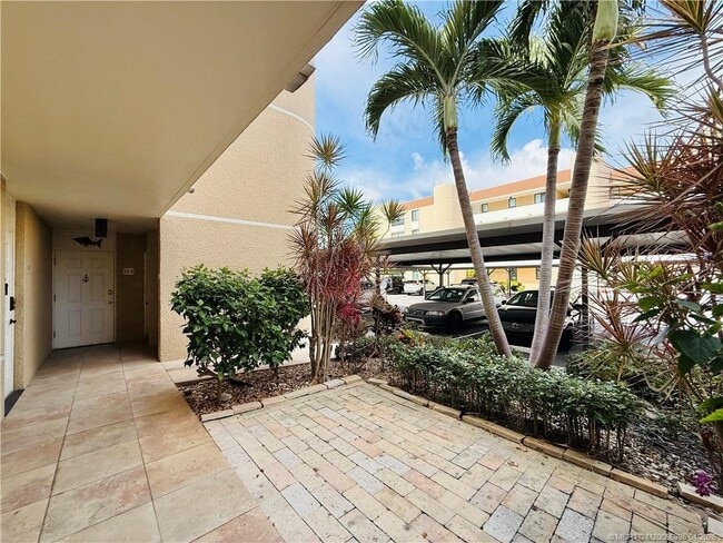 Foto del edificio - 3432 NE Causeway Blvd