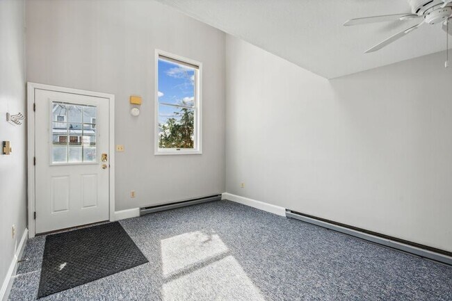 Foto del edificio - 210 Beach St