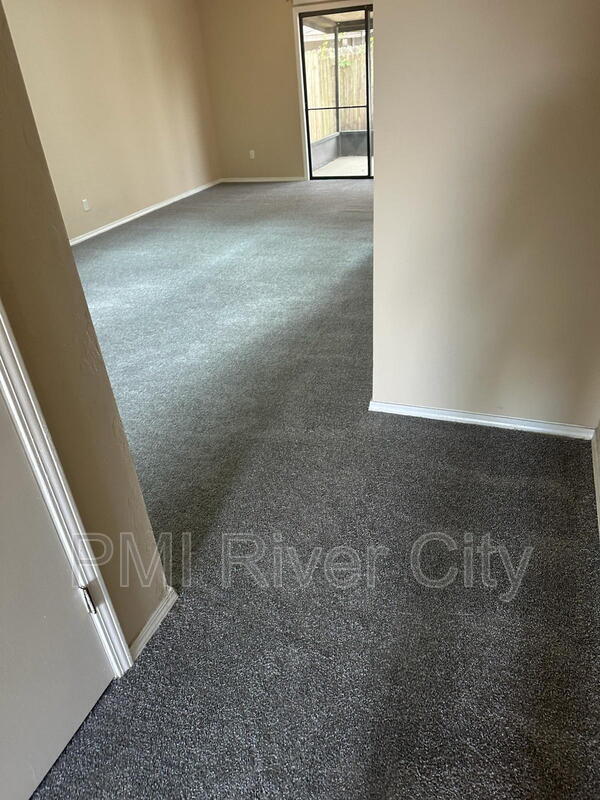 Foto del edificio - 2388 Ironstone Dr E