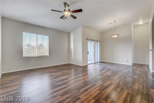 Building Photo - 905 Domnus Ln