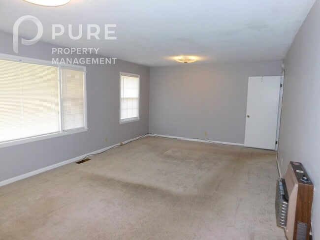 Building Photo - 117 22nd Ave NW