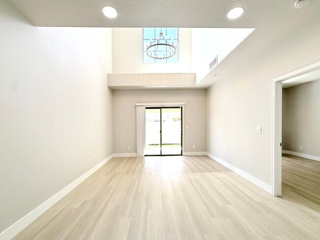 Foto del edificio - 15677 N 29th St