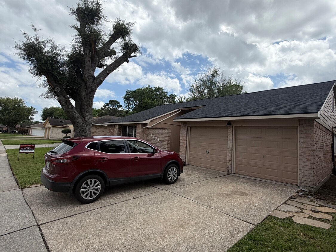 Building Photo - 11811 Spruce Mountain Dr