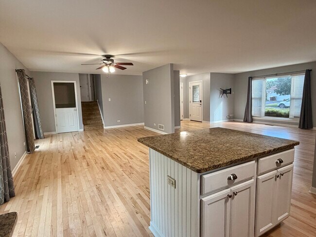 Foto del edificio - 700 Woodbine Ln