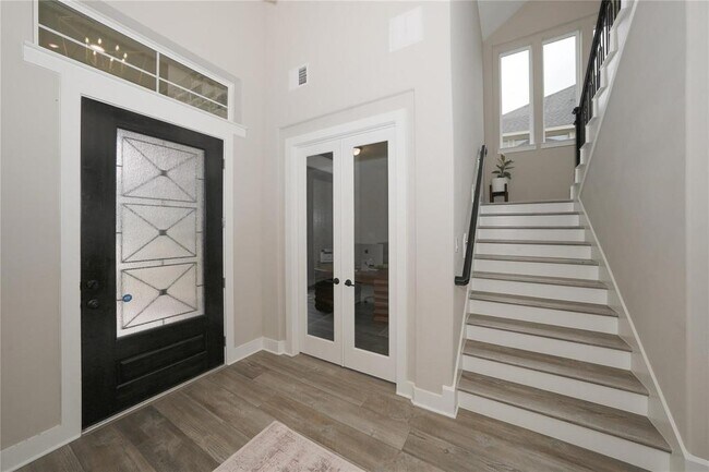 Foto del edificio - 413 Stratus View Ct