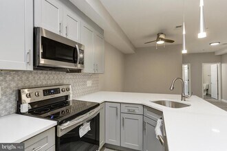 Building Photo - 400 N Highland Ave