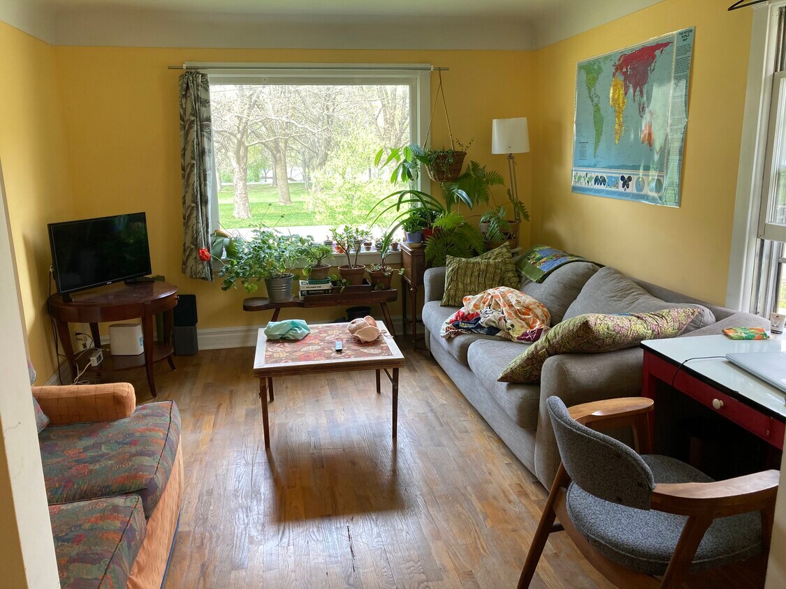 Primary Photo - 2080 Monroe Ave NW