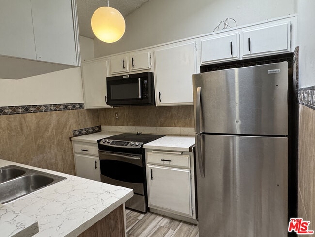 Foto del edificio - 18433 Hatteras St