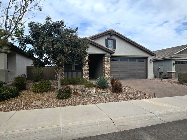 Building Photo - UPGRADED LIKE-NEW 3-BEDROOM WITH COMMUNITY POOL