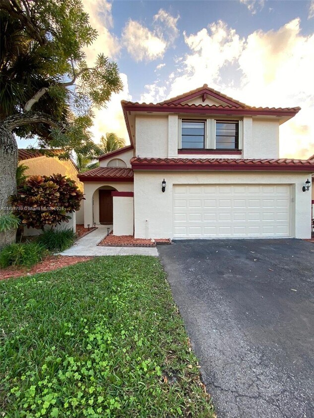 Foto principal - 18120 NW 63rd Ct