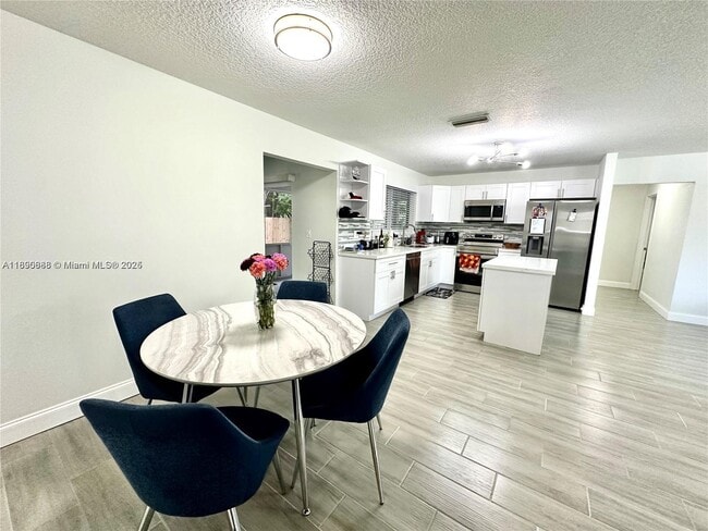 Foto del edificio - 3511 Quentin Ave