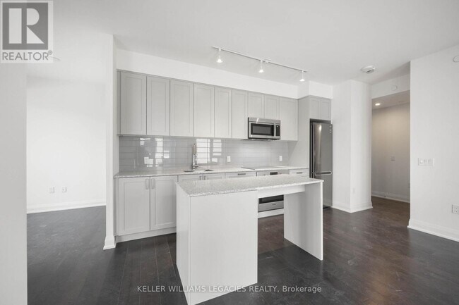 Building Photo - 293-293 The Kingsway