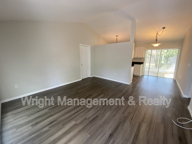 Foto del edificio - 3544 Martell St