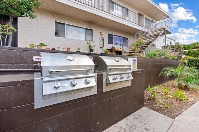 Building Photo - Move in Ready!  Available for immediate mo...