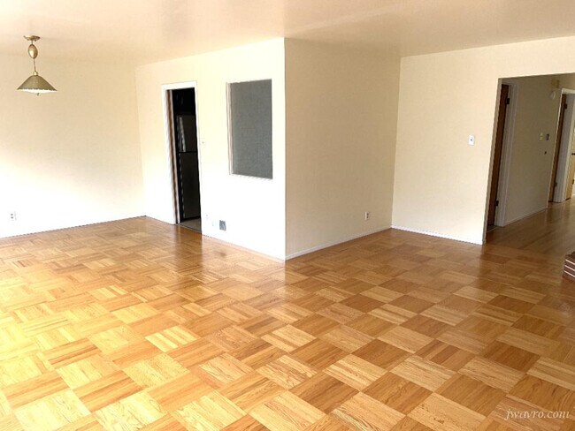 Foto del edificio - 1740 Oakdale Ave