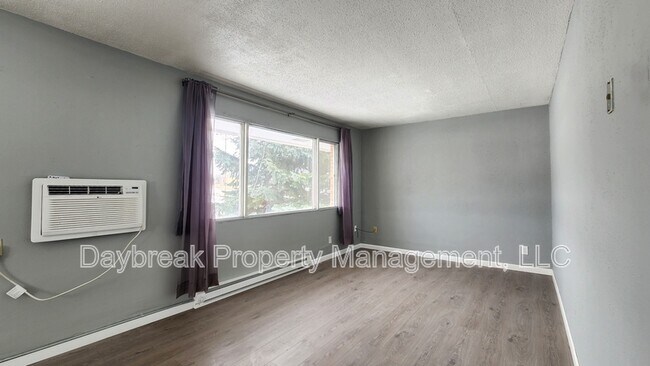 Foto del edificio - 32 10th Ave N