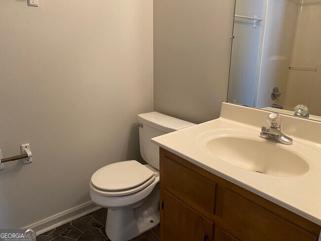 Foto del edificio - 625 Whitehall Rd