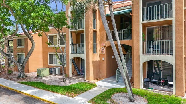 Building Photo - Super Cozy 2 bedroom in Desirable Neighborhood in coconut creek