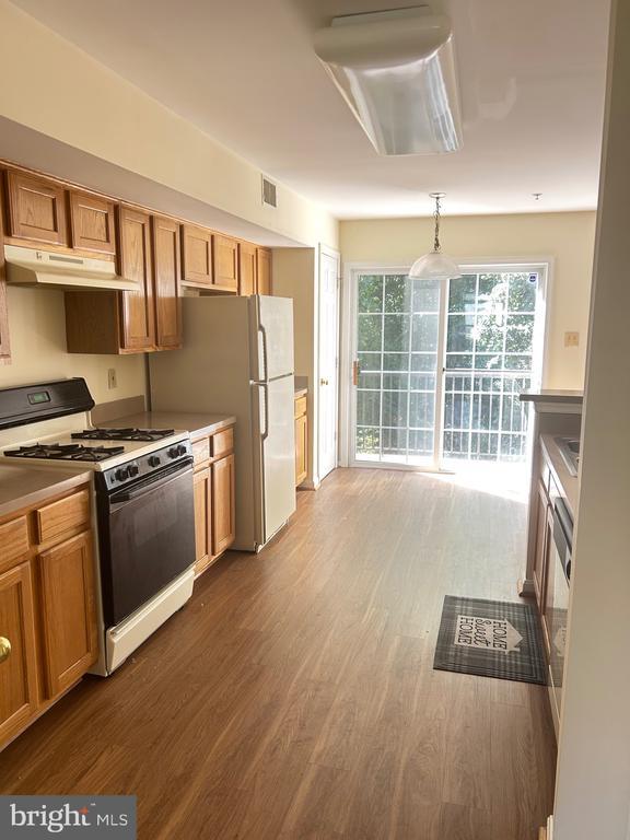 Building Photo - 1505 Post Oak Dr