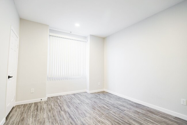 Interior Photo - 2820 Sawtelle Blvd