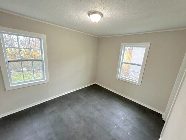 Foto del edificio - 2971 Forest Ave