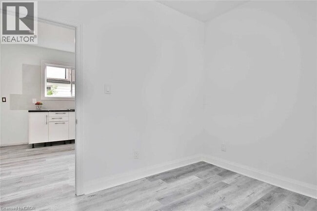 Building Photo - 549 Waterloo St