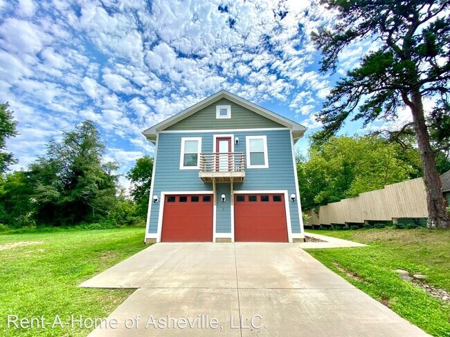 Building Photo - 3 br, 2.5 bath House - 1 Buffalo St