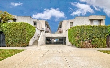 Building Photo - 9313 National Blvd