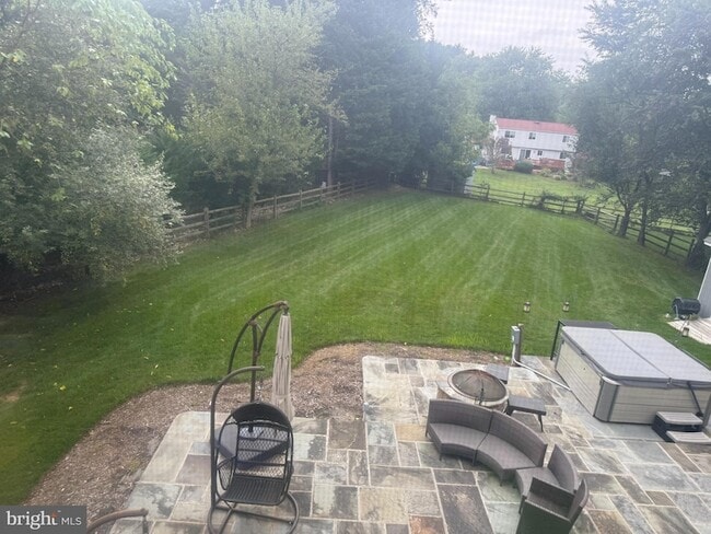 Foto del edificio - 4329 Morningwood Dr