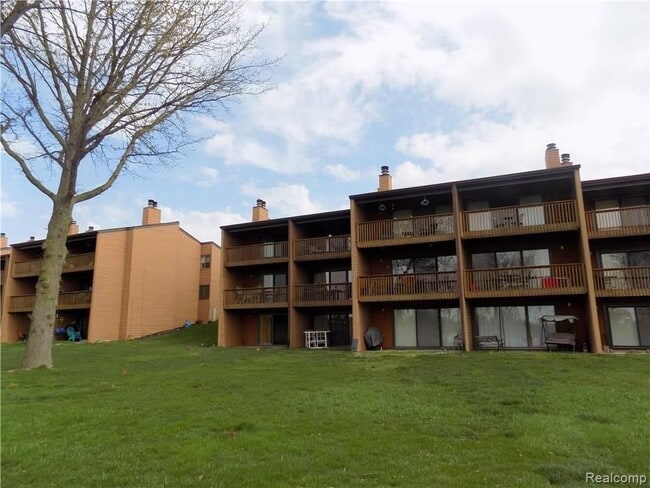 Foto del edificio - 48195 Bayshore Dr