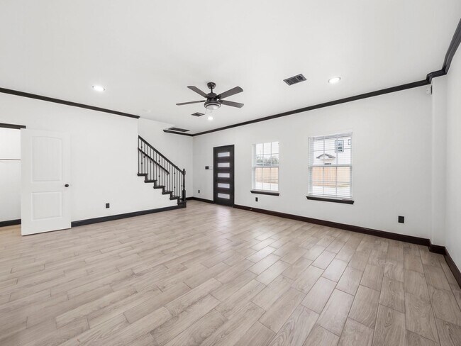 Foto del edificio - 4737 Reed Rd