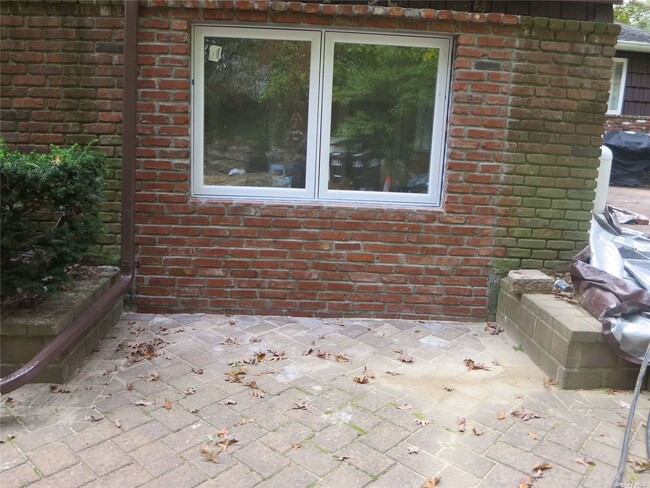 Building Photo - 128 Godfrey Ln