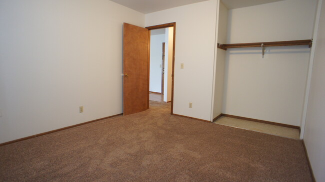 2 Bdrm - Bedroom 2 - Oxford Point Apartments