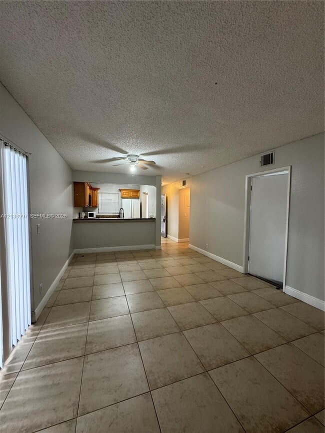 Building Photo - 1465 Lake Crystal Dr