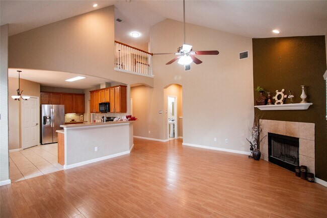 Building Photo - 3318 Shadowcrest Ct