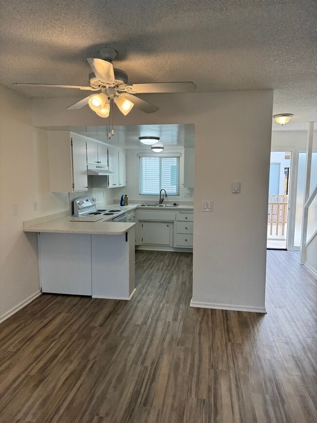 Building Photo - 21107 Victor St