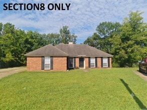 Building Photo - 3661 Horseshoe Cir