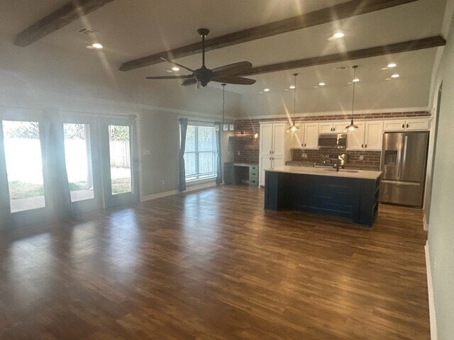 Foto del edificio - 6515 Emerald Rd