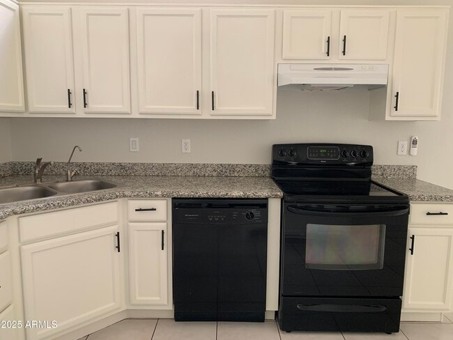 Foto del edificio - 15440 N 50th Pl
